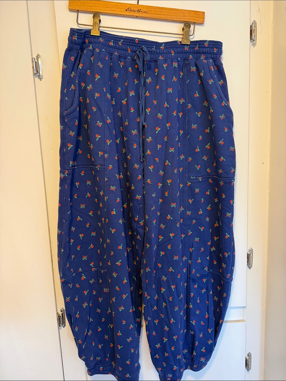 Women’s Daily Practice Anthropologie Navy Floral barrel sweatpants